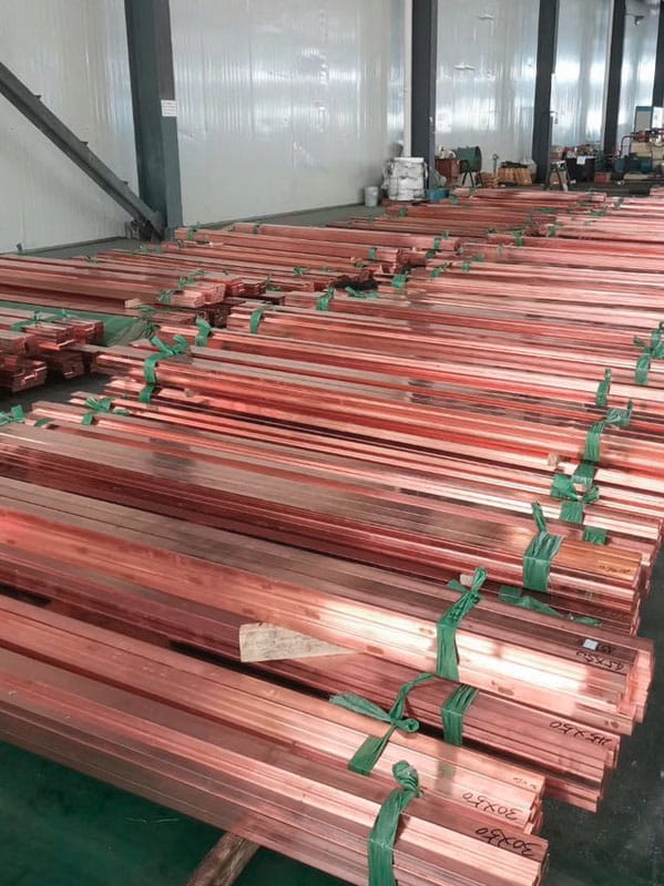 Медные шины на складе